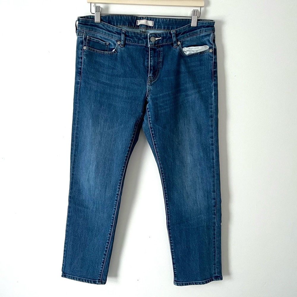 uniqlo medium wash tapered jeans